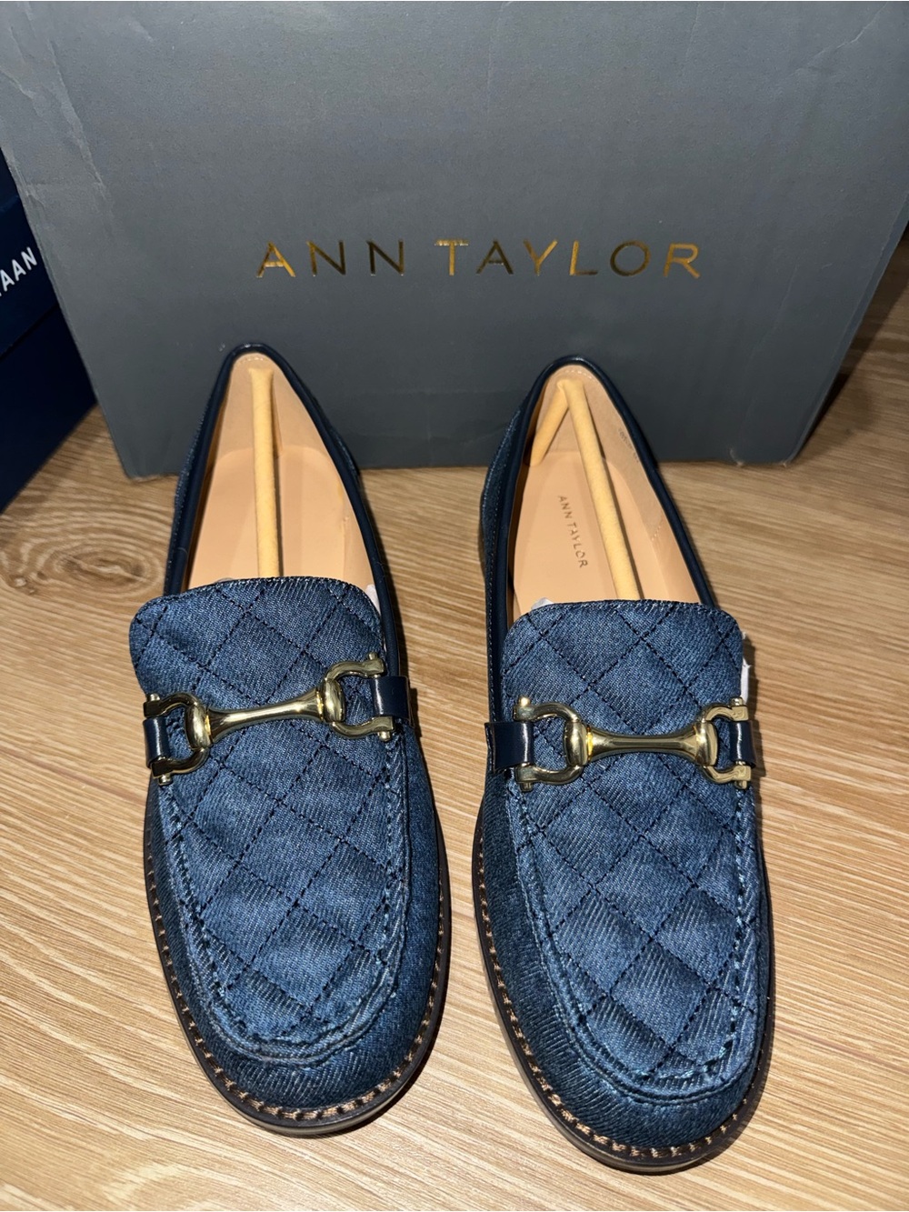 Ann Taylor HORSEBIT CHAIN DENIM
LOAFER